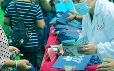 �׃������ջ�ӿ��Y(ji��)��ͨ��5ƪ��