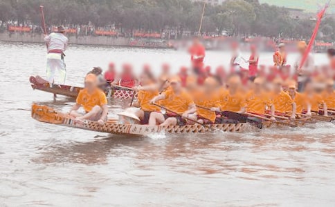 �������h������