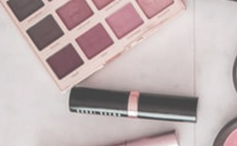 為美食化妝的“女漢子”