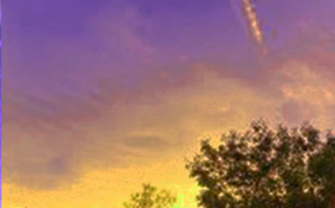 描寫湖邊景色的句子