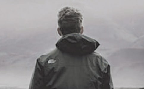 描寫男子的詩句