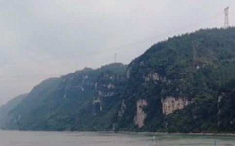 描寫三峽的古詩