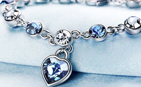 串手鏈,心相連_950字