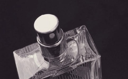 使用香水的心情說(shuō)說(shuō)文案