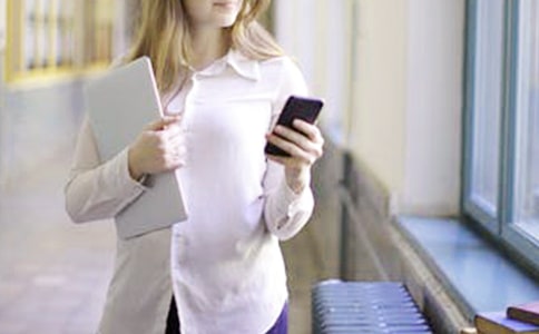 大學(xué)生學(xué)年自我鑒定范文(精)