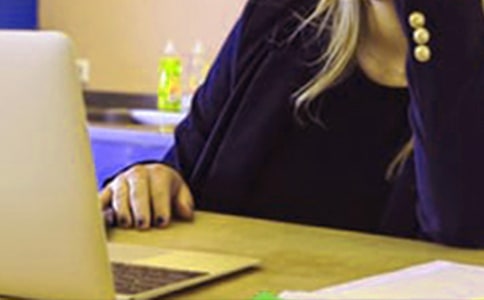 ���U��λ��Ƹ���v��