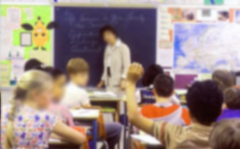 С�W�W�ڽ̎����˹������Y