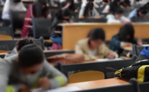 大學生村干部述職報告