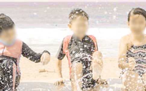 耍蛇者和妻室兒女的故事