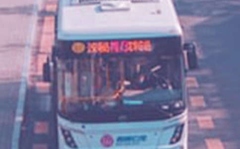 《公共汽車》小班美術教案