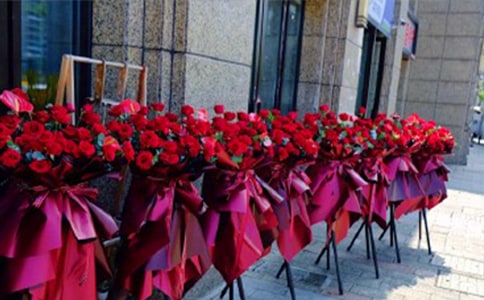 ���w���@�Ľ����R�~