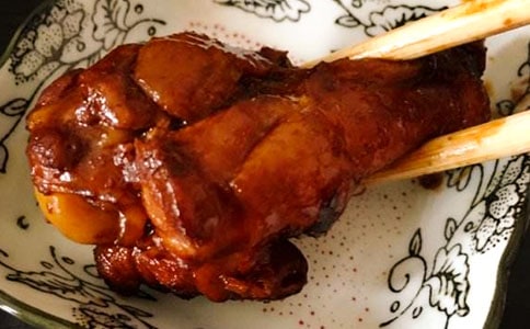 在家自制美味的奶油雞腿