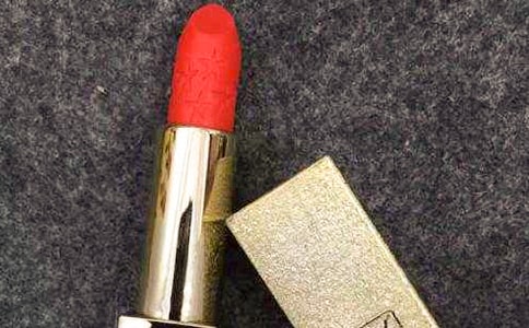 ����Ϳ�ڼt����ɫ