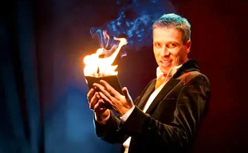 小小魔術師作文