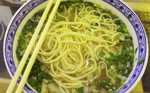 兩碗牛肉面作文