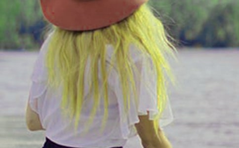 ΢���ǷQŮ��Ӣ��