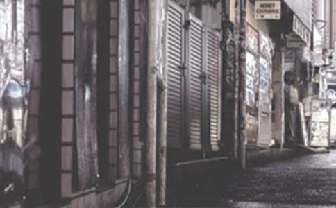 深夜有人敲門作文