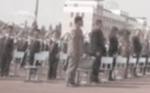 升國(guó)旗作文800字