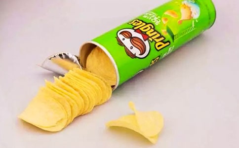 擠眉弄眼吃薯片作文500字