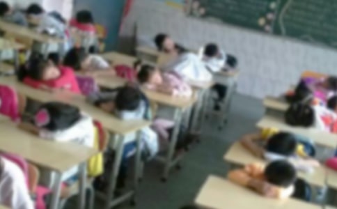 荒唐“午休費”如何面對公眾追問