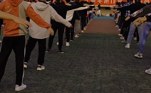 早操時間吃早餐的檢討書